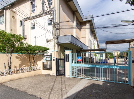 ⾨真市⽴⼤和⽥⼩学校